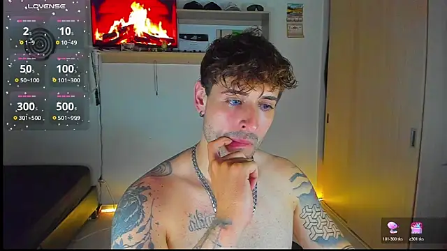 Snapshot of Ares_blue chatting on February 17, 2026, 12:08 am Ares blue online show from February 17, 2026, 12:08 am