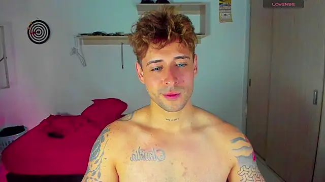 Snapshot of Ares_blue chatting on January 18, 2026, 3:37 pm Ares blue online show from January 18, 2026, 3:37 pm