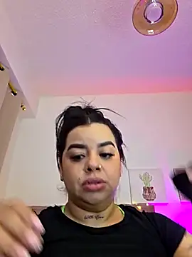 Snapshot of MiahJoness chatting on February 10, 2026, 4:11 am MiahJoness online show from February 10, 2026, 4:11 am