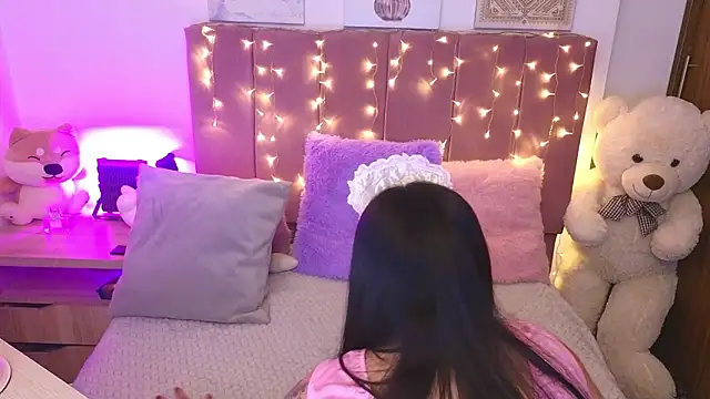 Snapshot of MiahJoness chatting on February 25, 2026, 1:17 am MiahJoness online show from February 25, 2026, 1:17 am