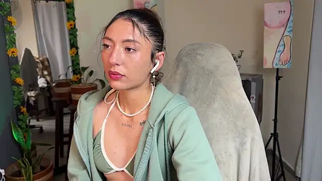 Tomoe b online show from July 25, 2026, 6:32 am