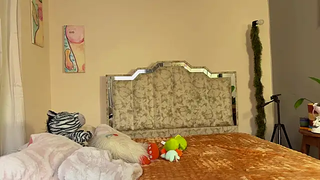 Tomoe b online show from March 25, 2026, 1:10 pm