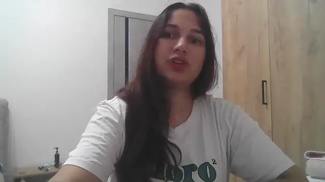 Snapshot of Etty_Margery chatting on December 12, 2024, 3:48 pm Etty Margery online show from December 12, 2024, 3:48 pm