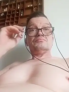 Snapshot of Bigpenis6y chatting on February 12, 2026, 11:43 am Bigpenis6y online show from February 12, 2026, 11:43 am