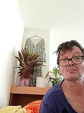 Snapshot of Bigpenis6y chatting on March 16, 2025, 9:49 am Bigpenis6y online show from March 16, 2025, 9:49 am