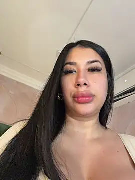 kiim taaylor online show from May 4, 2026, 6:00 pm