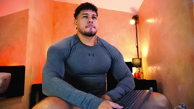 MassimoWalton2 online show from June 2, 2026, 12:38 pm