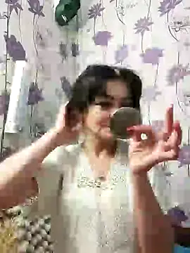 Snapshot of SweetLeila40 chatting on February 25, 2025, 2:58 am SweetLeila40 online show from February 25, 2025, 2:58 am