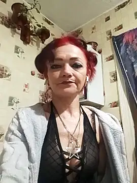 SweetLeila40 online show from April 4, 2026, 9:43 pm