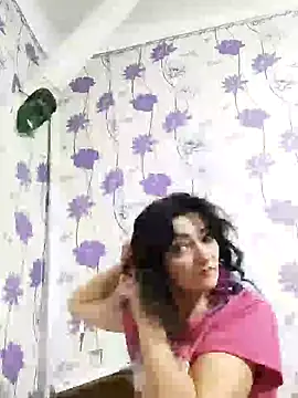 Snapshot of SweetLeila40 chatting on February 3, 2025, 7:31 pm SweetLeila40 online show from February 3, 2025, 7:31 pm