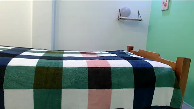 evaleribigtits18 online show from February 23, 2026, 2:02 am