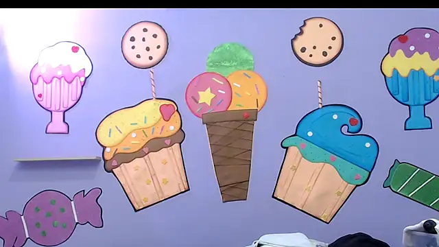 evaleribigtits18 online show from November 30, 2025, 3:35 pm