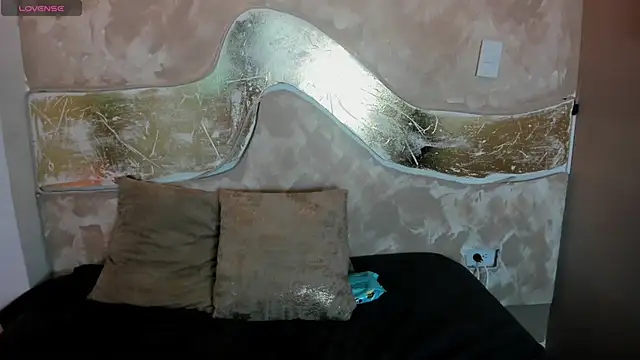 melaniecooperr online show from October 16, 2025, 5:05 am