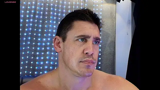 DamienSliick online show from April 26, 2026, 7:27 am