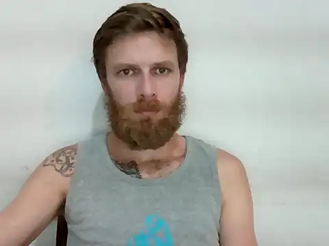 Snapshot of SkullTatto chatting on February 4, 2026, 6:03 pm SkullTatto online show from February 4, 2026, 6:03 pm