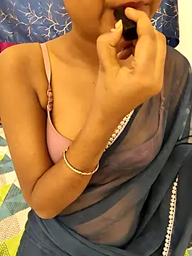 yhona darling online show from November 16, 2025, 9:25 am