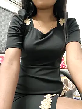 yhona darling online show from May 18, 2026, 6:45 pm