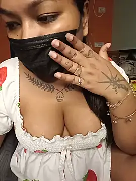 Snapshot of Hot_Urvi chatting on May 23, 2026, 7:13 pm Hot Urvi online show from May 23, 2026, 7:13 pm