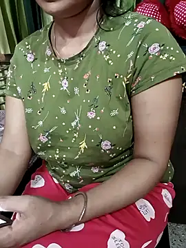 Snapshot of MUMTAJ-1 chatting on October 6, 2025, 4:30 pm MUMTAJ-1 online show from October 6, 2025, 4:30 pm