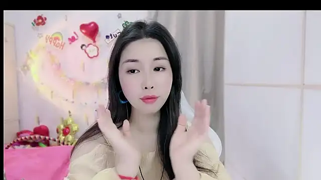 HK angelchloe online show from November 10, 2025, 1:21 am