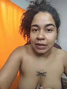 VitoriaFernandes online show from July 30, 2026, 8:52 pm