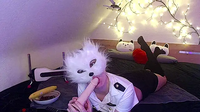 Snapshot of kleinelea123 chatting on March 8, 2025, 7:49 am kleinelea123 online show from March 8, 2025, 7:49 am