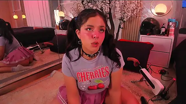 ivannabellini online show from November 30, 2025, 2:29 pm