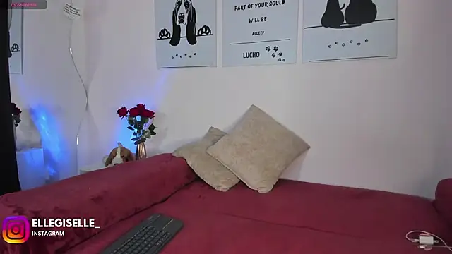 ElleGisellee online show from March 7, 2026, 2:07 am