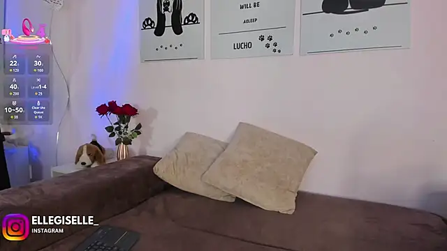 ElleGisellee online show from February 26, 2026, 6:02 am