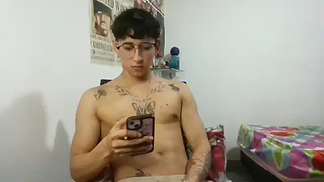 Dillom420 online show from January 21, 2025, 4:43 am