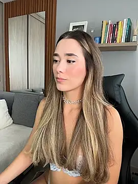 FridaKlein online show from April 10, 2026, 7:43 pm