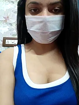 Myloveurvi online show from January 5, 2026, 6:44 pm