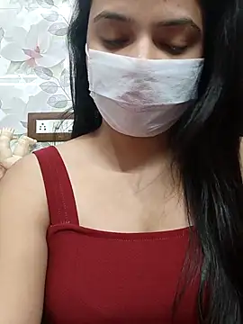 Myloveurvi online show from April 8, 2026, 11:01 am