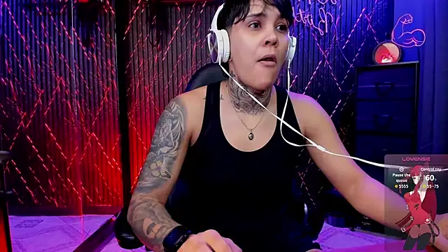 Snapshot of ZhoeStrong chatting on February 17, 2026, 9:56 pm ZhoeStrong online show from February 17, 2026, 9:56 pm