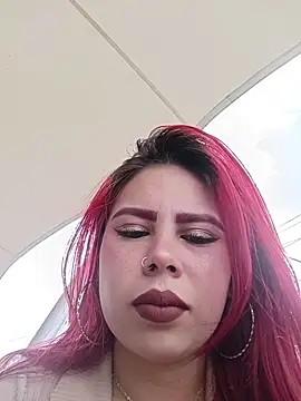 aurora sky11 online show from November 7, 2025, 4:33 pm