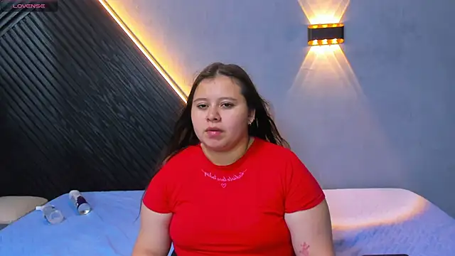 Laia and Aloby online show from June 6, 2026, 9:53 pm