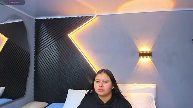Laia and Aloby online show from July 16, 2026, 11:24 pm