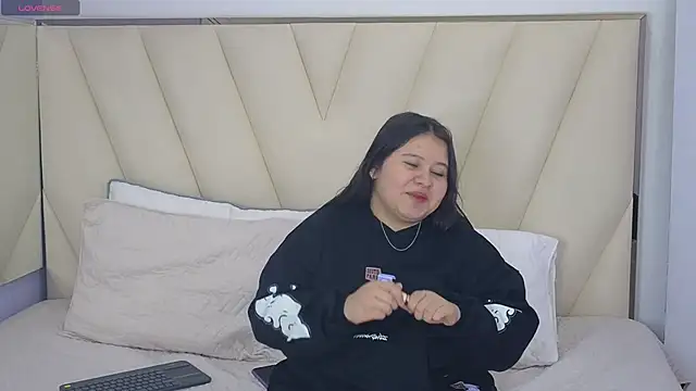 Laia and Aloby online show from February 3, 2026, 10:15 pm