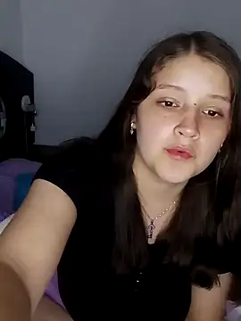 Snapshot of Krysstal_tay chatting on February 12, 2025, 10:26 pm Krysstal tay online show from February 12, 2025, 10:26 pm