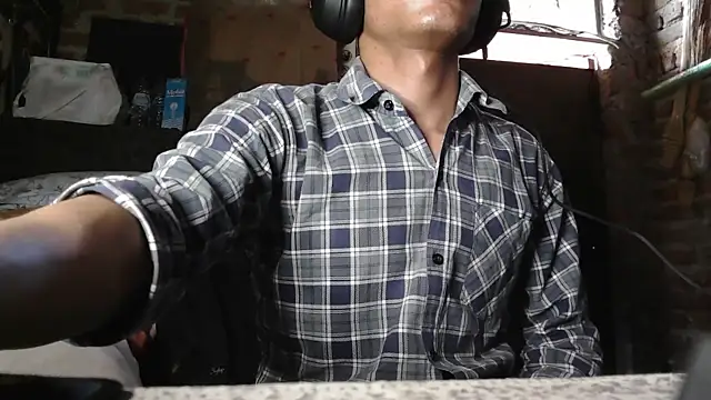 Snapshot of Dreamdaze2025 chatting on April 11, 2026, 9:13 am Dreamdaze2025 online show from April 11, 2026, 9:13 am