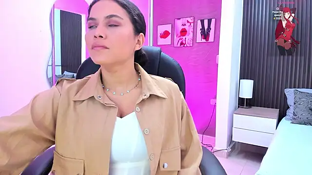 natasha  jackson online show from November 25, 2025, 12:38 pm