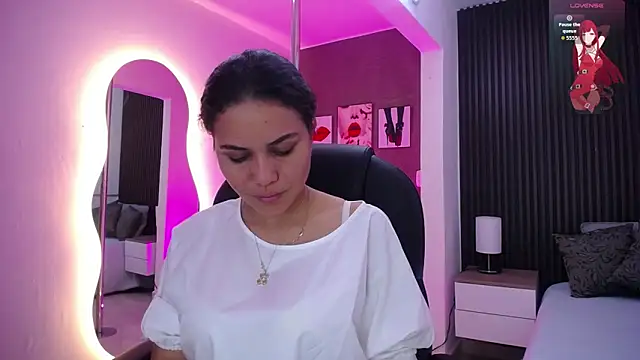 natasha  jackson online show from October 18, 2025, 12:40 pm