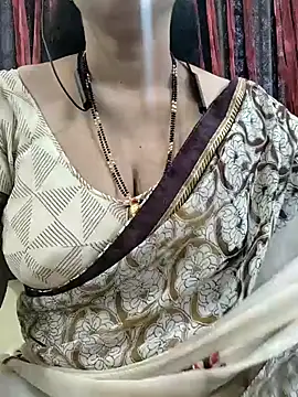 Snapshot of bhuvana555 chatting on November 6, 2025, 4:16 am bhuvana555 online show from November 6, 2025, 4:16 am