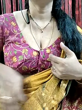 Snapshot of bhuvana555 chatting on November 18, 2025, 5:27 pm bhuvana555 online show from November 18, 2025, 5:27 pm