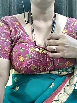 Snapshot of bhuvana555 chatting on November 25, 2025, 4:40 pm bhuvana555 online show from November 25, 2025, 4:40 pm