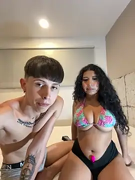 Snapshot of G_Poseidon_y_Cloe chatting on December 21, 2024, 12:09 am G Poseidon y Cloe online show from December 21, 2024, 12:09 am