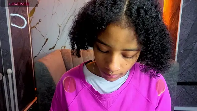 Violeth b online show from November 15, 2025, 12:42 pm