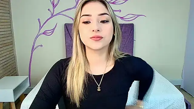 DahliaMoore online show from February 10, 2025, 7:49 pm