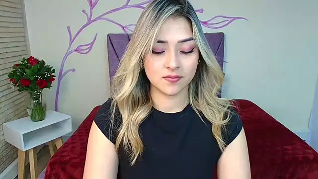 DahliaMoore online show from February 18, 2025, 10:47 pm