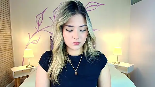 DahliaMoore online show from March 22, 2025, 9:42 pm